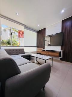 4BR Primer piso, vista a parque con piscina - 0