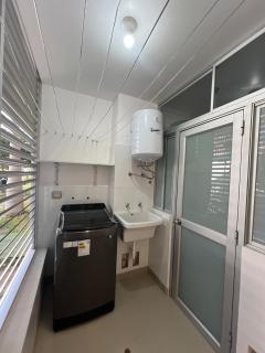 4BR Primer piso, vista a parque con piscina - 1