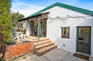 City & Heritage - Stylish 2 Bed Cottage in Hobart - 4