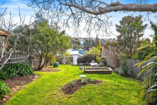 City & Heritage - Stylish 2 Bed Cottage in Hobart - 3
