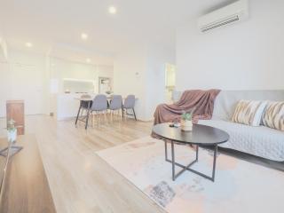 3br2ba Apt In Footscarypoolcar Parkwifi - 1