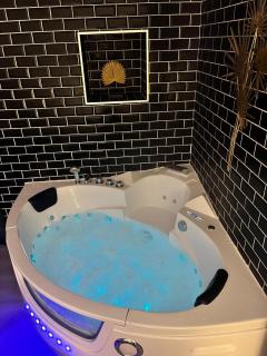 Appartement jacuzzi Gold&Night - 2