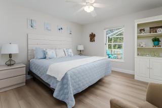 Sprawling Beach Chic - 9