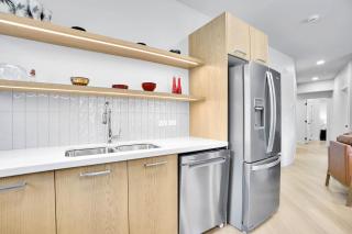 3 Bedroom with Heated Outdoor Pool and Hottub! - 2