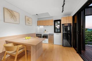 New Farm Apartment with Balcony City Views - 8