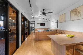 New Farm Apartment with Balcony City Views - 4