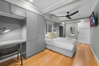 Modern New Farm Retreat by Housemark Escapes - 9