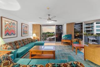 Stylish 3BR Oceanfront Stay by Mooloolaba Esp - 9