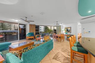 Stylish 3BR Oceanfront Stay by Mooloolaba Esp - 3