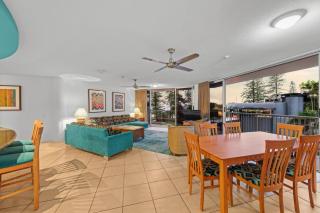 Coastal 3BR Retreat in Mooloolaba by Housemark Escapes - 4