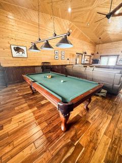 Kantada Retreats-Gameroom HotTub Yellowstone Park sleeps 10 - 3