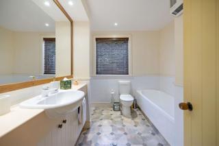 Hilltop Horizon - Scenic stay on Queenstown Hill - 8