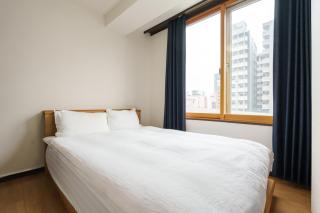 Tomo no Kyo 603- 2-Min Walk to Kuromon Market - Family Suite with 2 Bedrooms - 2 Toilets & 1 Bathroom - Heated Living Room Floor - Near Dotonbori - 9