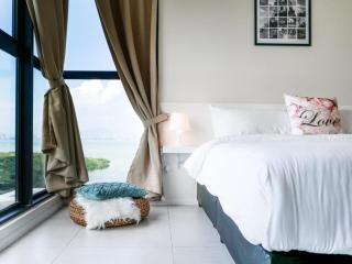 Urban Seaview Home - 5