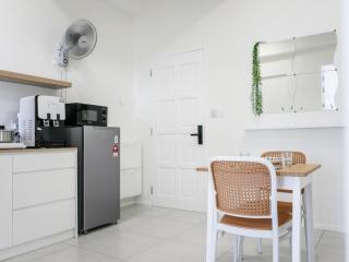 Urban Seaview Home - 4