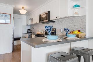 Lauloa 105 · LOA 105 2BD OceanFront Getaway w AC Pool - 1