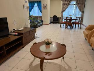 Spacious Home for 12pax - Kuching Riverfront - 9
