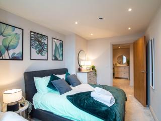 Central Leeds Apartment by Victoria Quarter - 5