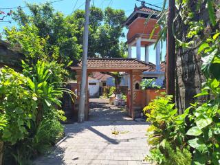 Warmadewa 7, Sanur Guesthouse near beach - 4