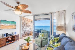 Kulakane 211 · KK 211 Updated OceanFront Whale Watching - 7