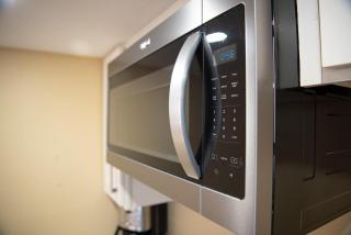 Royal Kahana 317 · RK 317 Remodeled BeachFront Studio w Ocean Vi - 3