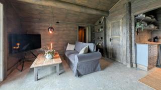 Renovated Cottage With Sea Views In Kjeldebotn - 2