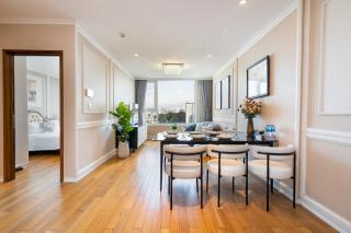 2BR 3BR Luxury Apartment Sky Pool - 1