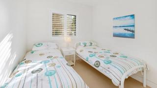 Ocean Breeze 2 - Peaceful Seaside Atmosphere - 1
