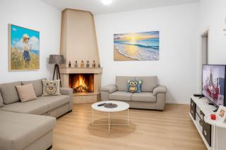 Luxury Dennis Home - 1