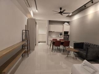 Chamber Queen Residents - 3