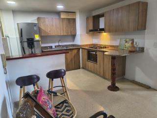 Habitación con cama nueva semidoble y balcón privado cerca del parque - 3