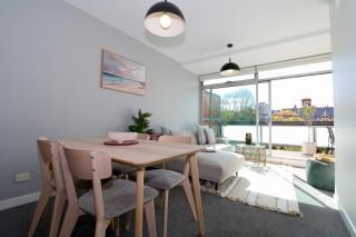 Two-Bedroom Apartment with City Balcony - St Kilda - 3
