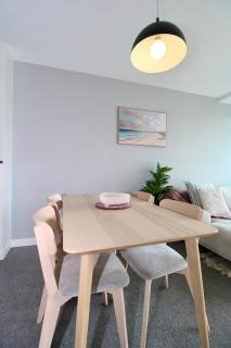 Two-Bedroom Apartment with City Balcony - St Kilda - 6