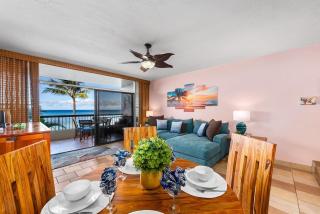 Hale Mahina A202 · HM A202 OceanFront Condo on Sandy Beach w Poo - 8