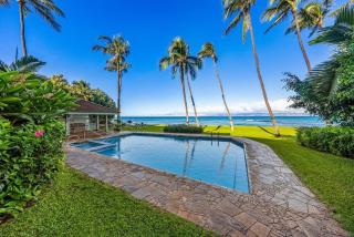 Hale Mahina A202 · HM A202 OceanFront Condo on Sandy Beach w Poo - 1