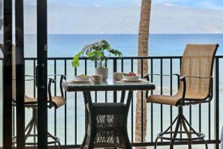 Papakea A306 · Papakea A306 Remodel Oceanfront Studio Getaway - 8