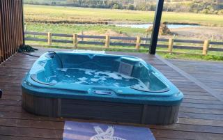 Luxury farm stay with outdoor jacuzzi - 5