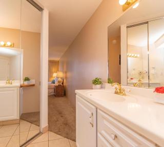 Kauhale Makai 114 · KM 114 2BD w Ocean Views AC Pool Near Beach - 5