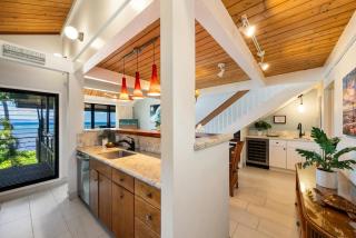 Kahana Village 32 · KHV 32 Direct Oceanfront Views Remodeled 2BD - 3