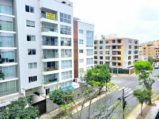 E Malecon Balta Queen Bed Larcomar Zone 3B 501 - 8