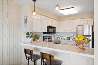 Lahaina Shores PH4 · LS PH4 Breathtaking Panoramic Mountain View - 5