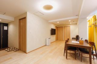 Moonlight 701 - 4-Bedroom Family Suite - 2-Min Walk to Kuromon Market - Near Dotonbori & Glico Sign - 4