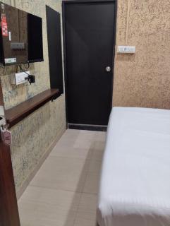 Hotel Vishnu Inn - 7