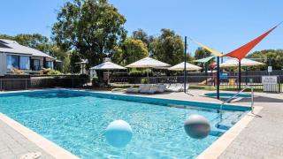 Relax at 42 Cape View Resort - 0