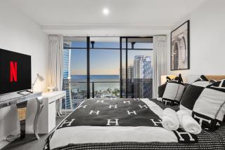 Vogue Circle on Cavill with Stunning Ocean Views - Social media ready! - 6
