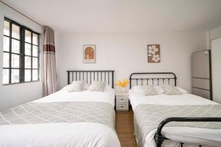 Book and Bed-North Bund - 1