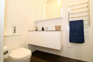 Grosvenor House 2BR and 2 Bath with Free Parking - 2