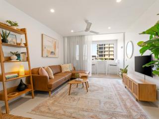 Stellar Location With Parking Pool & Gym Access - 9