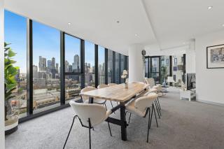 Exceptional View 3B 2B 2 Carparks near Crown Casino! - 0