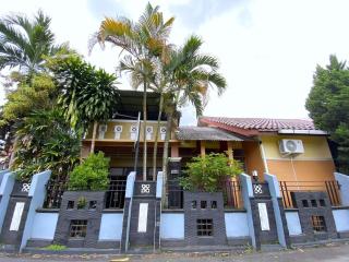 Homestay Syariah Jogja Dekat UII By Simply Homy - 0